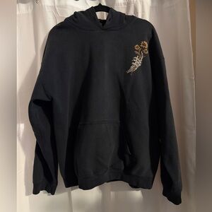 Gildan Skeleton Flower Hoodie Black Graphic Sweatshirt Size M